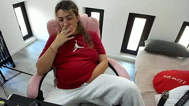 Dyana Kaylinn online show from April 20, 2026, 5:10 am