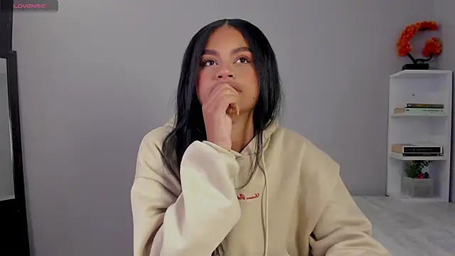 Snapshot of nayah__ chatting on November 28, 2025, 1:00 pm nayah online show from November 28, 2025, 1:00 pm