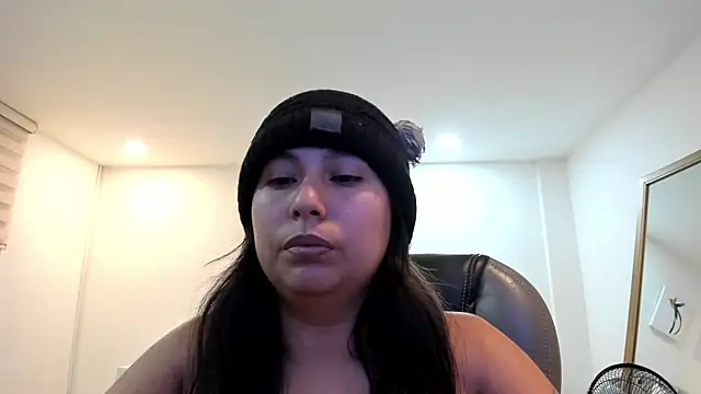 Snapshot of _Natalie18 chatting on February 26, 2025, 1:57 am Natalie18 online show from February 26, 2025, 1:57 am