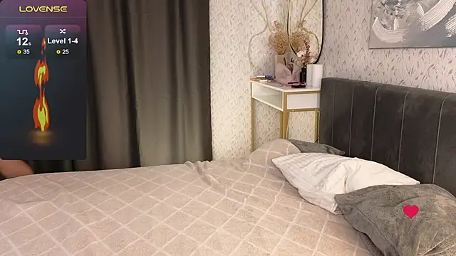 YourSweetDream  online show from September 18, 2025, 7:44 am