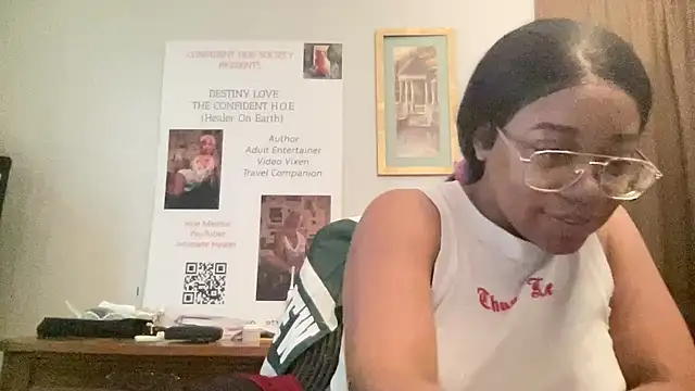 MommyConfident online show from May 10, 2026, 10:11 pm