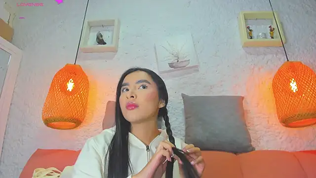 Snapshot of emiily_s chatting on October 22, 2025, 12:04 pm emiily s online show from October 22, 2025, 12:04 pm