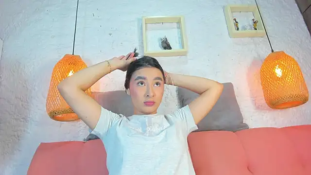 Snapshot of emiily_s chatting on November 8, 2025, 12:09 pm emiily s online show from November 8, 2025, 12:09 pm