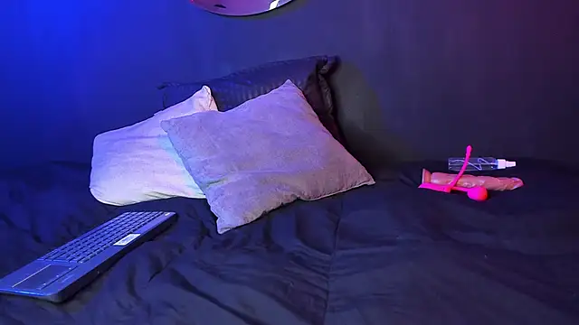 Snapshot of gasaiusagi_golden chatting on September 24, 2025, 8:37 pm gasaiusagi golden online show from September 24, 2025, 8:37 pm