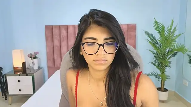 maiaa ruiz online show from November 10, 2025, 2:55 pm