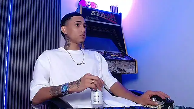 Liam lee online show from March 4, 2025, 1:49 pm