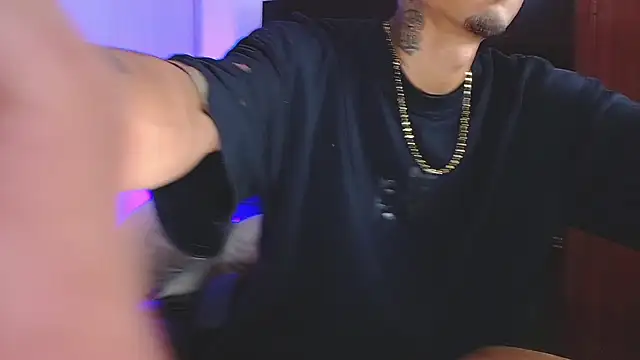 Liam lee online show from December 2, 2025, 3:47 pm