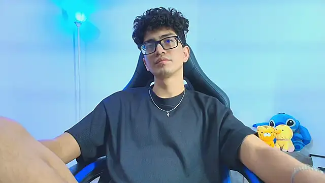 TylerWhite  online show from October 25, 2025, 3:17 am