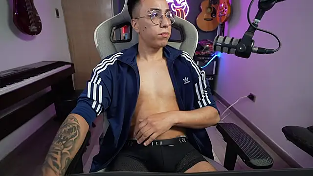 Snapshot of granxarma960 chatting on February 13, 2025, 11:47 pm granxarma960 online show from February 13, 2025, 11:47 pm