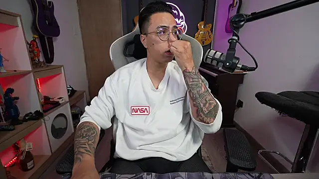 Snapshot of granxarma960 chatting on November 21, 2025, 5:17 am granxarma960 online show from November 21, 2025, 5:17 am