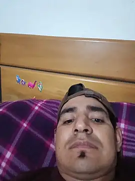 Snapshot of latino17 chatting on December 5, 2025, 6:34 am latino17 online show from December 5, 2025, 6:34 am