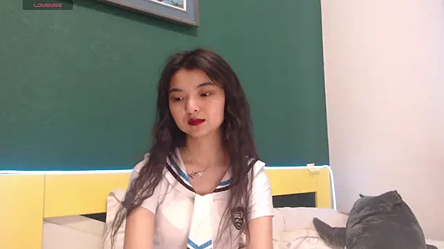 Shy Kira online show from June 1, 2026, 8:47 am