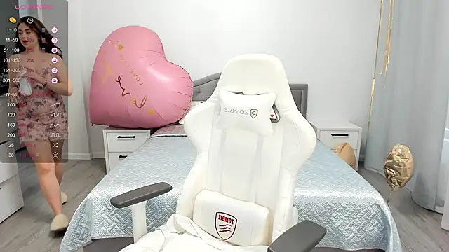 Snapshot of ariel_grand chatting on February 14, 2025, 7:07 am ariel grand online show from February 14, 2025, 7:07 am