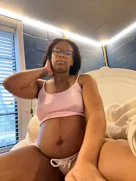 Snapshot of KLoveeee chatting on November 29, 2025, 9:48 pm KLoveeee online show from November 29, 2025, 9:48 pm