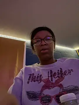 Snapshot of KLoveeee chatting on December 17, 2025, 4:28 am KLoveeee online show from December 17, 2025, 4:28 am