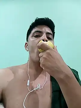 Snapshot of Fiel77 chatting on October 26, 2025, 10:54 pm Fiel77 online show from October 26, 2025, 10:54 pm