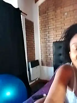 littlebrunett online show from September 23, 2025, 12:45 pm