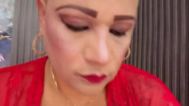 Snapshot of GianellaCox_ chatting on May 6, 2026, 12:09 pm GianellaCox online show from May 6, 2026, 12:09 pm