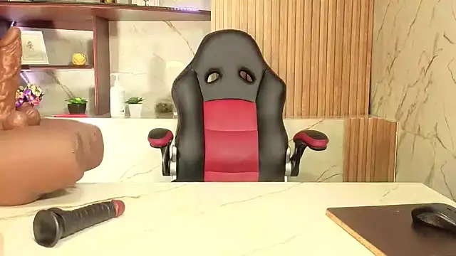 AmberNix online show from April 15, 2026, 7:58 pm