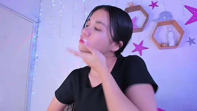 Emiily Parkerr online show from November 7, 2025, 3:00 am