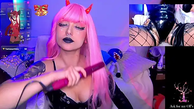 HollyDominic online show from December 5, 2025, 8:50 pm