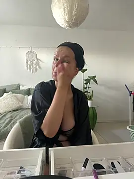 Snapshot of Off__Melonenmandy chatting on February 28, 2026, 8:36 am Off Melonenmandy online show from February 28, 2026, 8:36 am