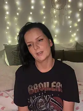 Snapshot of Off__Melonenmandy chatting on February 12, 2026, 5:56 pm Off Melonenmandy online show from February 12, 2026, 5:56 pm