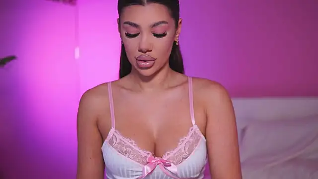 Snapshot of NatyDesiree chatting on February 25, 2025, 5:08 am NatyDesiree online show from February 25, 2025, 5:08 am