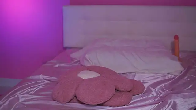 Snapshot of NatyDesiree chatting on March 5, 2025, 8:10 am NatyDesiree online show from March 5, 2025, 8:10 am