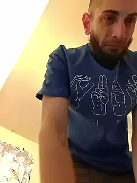 pantslesstraveler plt online show from January 7, 2026, 7:41 pm