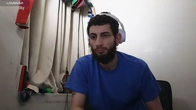 pantslesstraveler plt online show from December 30, 2024, 11:49 pm