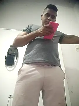 SaucyAffair0 online show from March 25, 2026, 12:33 am