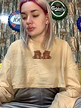 Snapshot of Sextazy chatting on November 27, 2025, 9:32 am Sextazy online show from November 27, 2025, 9:32 am