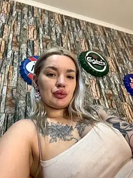 Snapshot of Sextazy chatting on November 8, 2025, 1:03 pm Sextazy online show from November 8, 2025, 1:03 pm