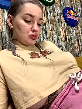 Snapshot of Sextazy chatting on November 4, 2025, 9:57 am Sextazy online show from November 4, 2025, 9:57 am