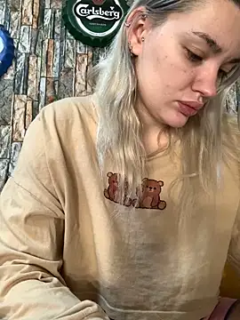 Snapshot of Sextazy chatting on November 12, 2025, 10:52 am Sextazy online show from November 12, 2025, 10:52 am