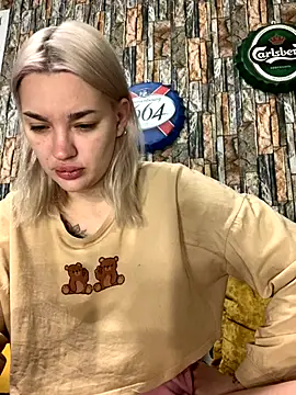 Snapshot of Sextazy chatting on November 24, 2025, 11:43 am Sextazy online show from November 24, 2025, 11:43 am