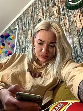 Snapshot of Sextazy chatting on November 19, 2025, 3:45 pm Sextazy online show from November 19, 2025, 3:45 pm