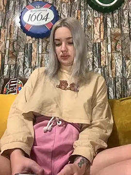 Snapshot of Sextazy chatting on November 1, 2025, 10:42 am Sextazy online show from November 1, 2025, 10:42 am