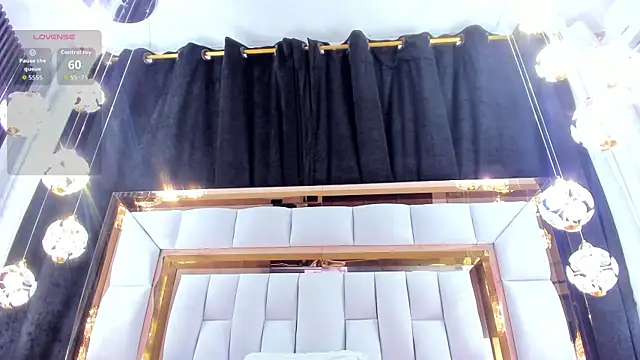 Snapshot of RileySweett chatting on September 14, 2025, 11:43 am RileySweett online show from September 14, 2025, 11:43 am