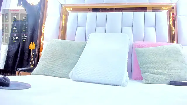 Snapshot of RileySweett chatting on November 28, 2025, 11:43 am RileySweett online show from November 28, 2025, 11:43 am