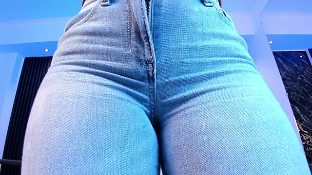 paulina sweett  online show from November 20, 2025, 12:50 pm