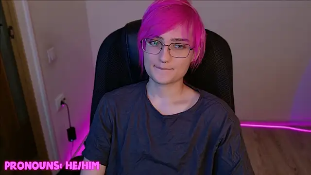 Snapshot of CuteYukiKun chatting on January 2, 2025, 2:43 am CuteYukiKun online show from January 2, 2025, 2:43 am