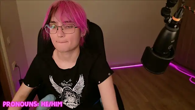 Snapshot of CuteYukiKun chatting on March 12, 2025, 10:07 pm CuteYukiKun online show from March 12, 2025, 10:07 pm