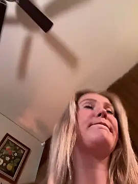 lexi luv online show from March 4, 2025, 11:22 pm