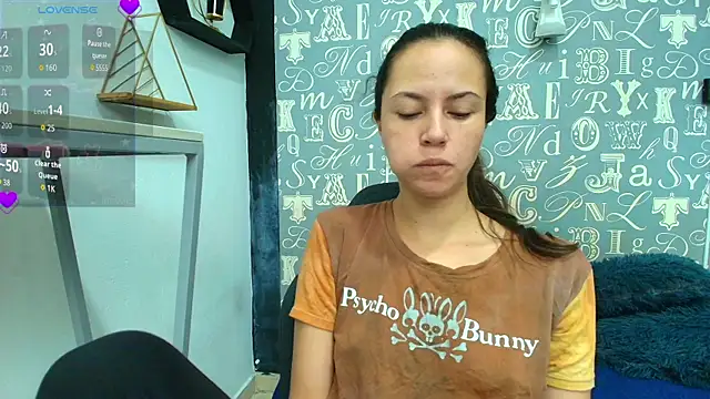 Snapshot of Lindsey8 chatting on November 10, 2025, 12:21 pm Lindsey8 online show from November 10, 2025, 12:21 pm