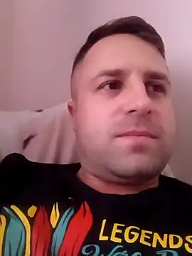 LucianM6 online show from November 13, 2025, 12:42 pm