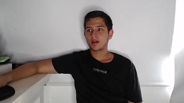 Snapshot of harold_18_ chatting on November 12, 2025, 6:23 pm harold 18 online show from November 12, 2025, 6:23 pm