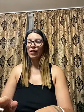 Snapshot of NadiraNoor chatting on October 27, 2025, 8:54 pm NadiraNoor online show from October 27, 2025, 8:54 pm