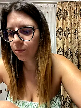 Snapshot of NadiraNoor chatting on October 25, 2025, 9:48 pm NadiraNoor online show from October 25, 2025, 9:48 pm